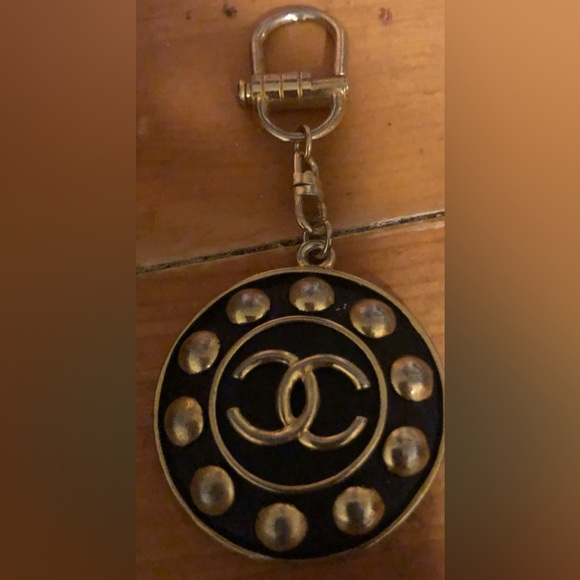 Vintage Chanel Black & Gold Keychain Key Ring - Picture 3 of 5